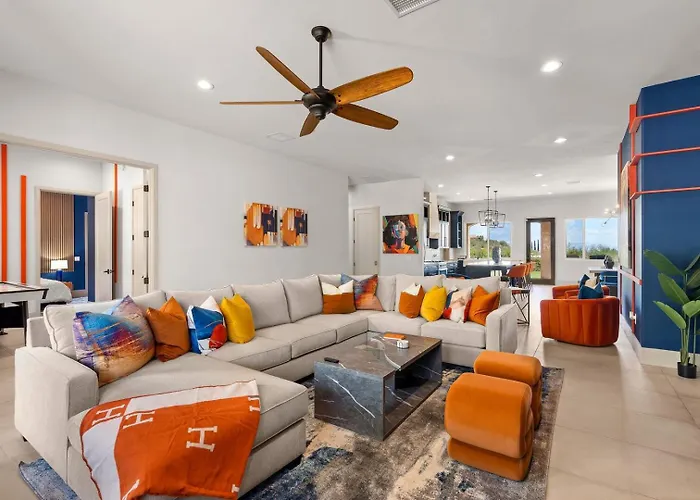 Holiday home Luxury Foothills Estate • Heated Pool Views *