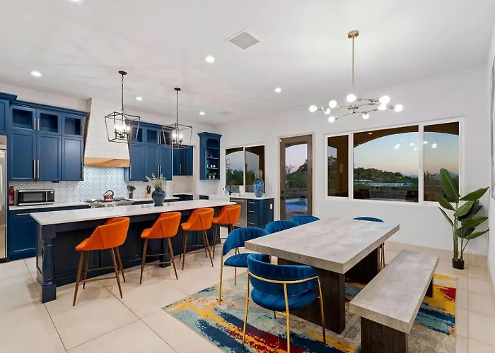 Luxury Foothills Estate • Heated Pool Views Holiday home Tucson