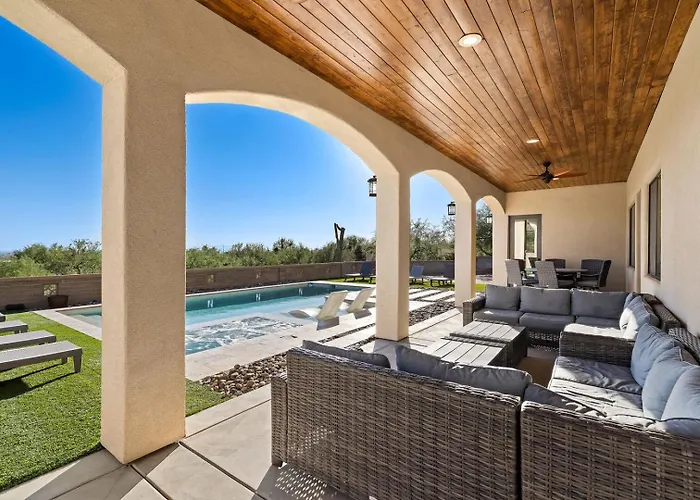 Luxury Foothills Estate • Heated Pool Views * Tucson