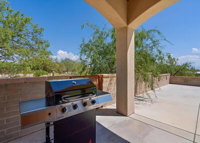 Holiday home Luxury Foothills Estate • Heated Pool Views