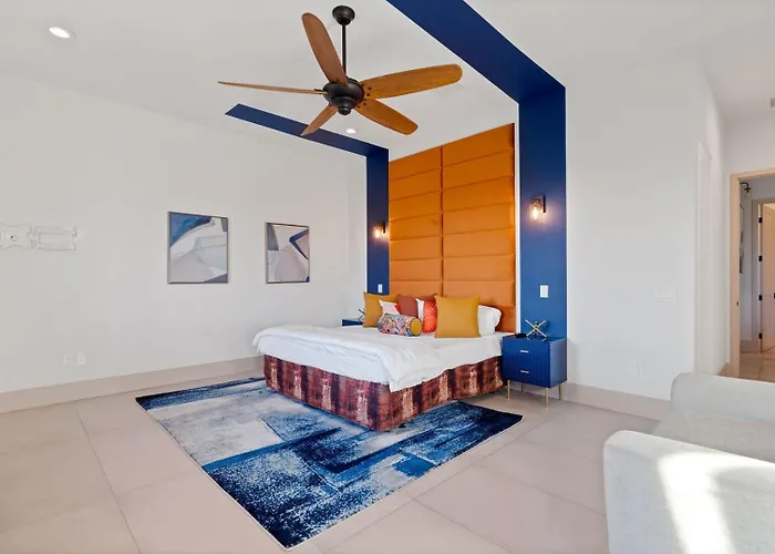 Holiday home Luxury Foothills Estate • Heated Pool Views Tucson