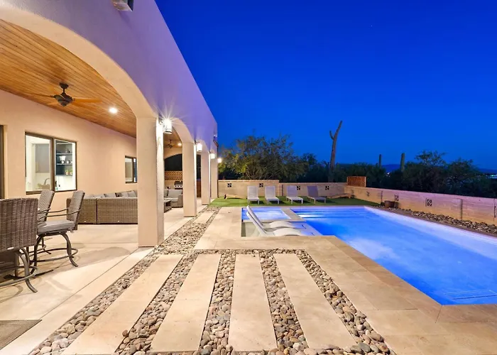 Luxury Foothills Estate • Heated Pool Views Holiday home Tucson